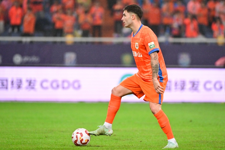 博鱼体育平台-西班牙记者：西乙阿尔瓦赛特询问泰山中卫洛佩斯的情况