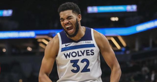 博鱼体育官网-史上最会投篮的中锋？唐斯西决低迷表现拖累森林狼