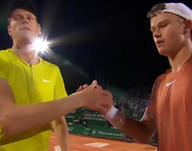 博鱼官网首页-张奔斗：男子球员赛后的握手戏也越来越戏多了