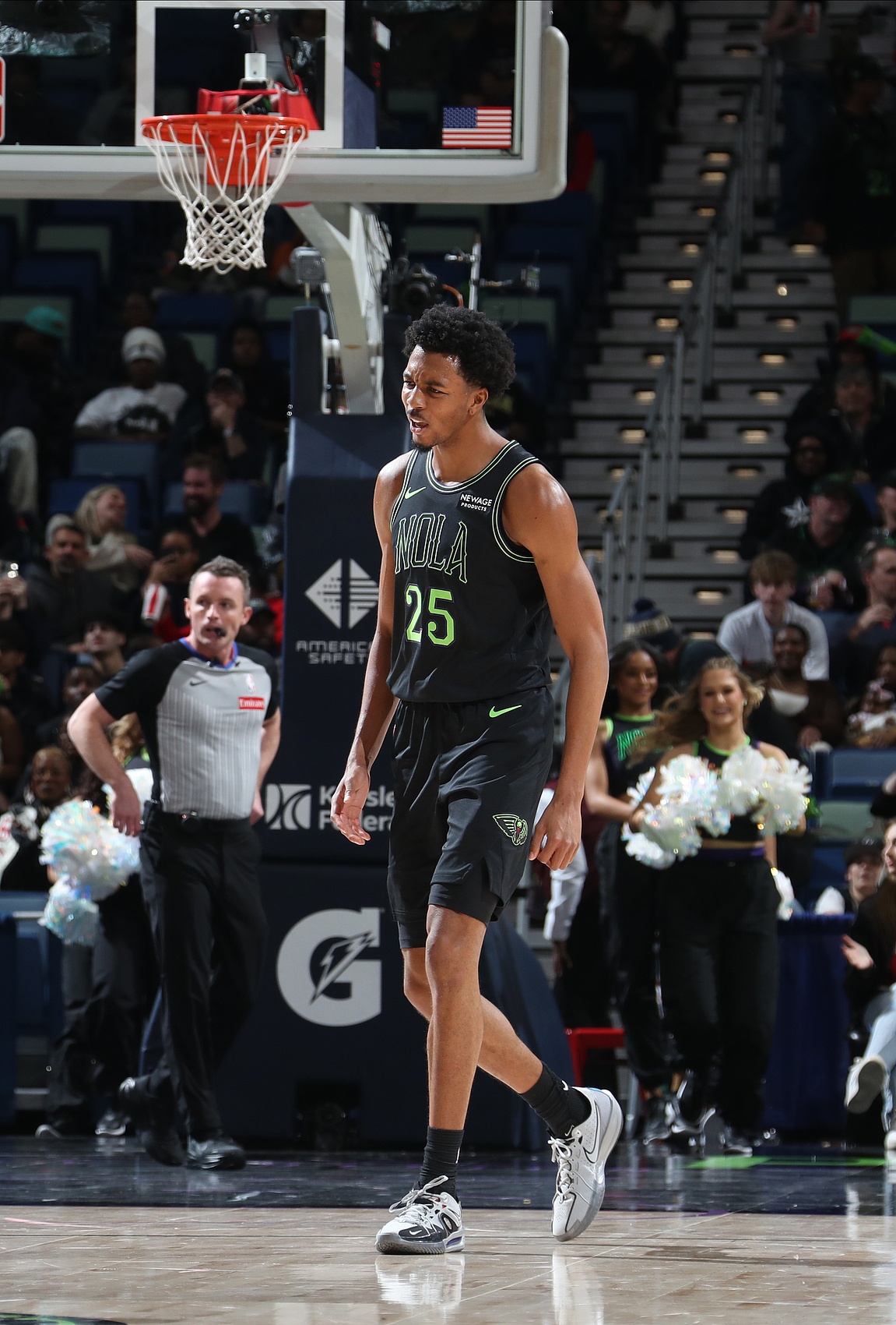 博鱼官网首页-太稳了！墨菲12中8&amp;5记三分拿下28分7板3助3断 首节独得14分