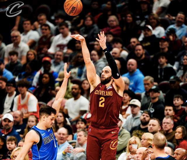 博鱼体育平台-爆大冷！骑士10分完败西部鱼腩：全场鸦雀无声，哈登13分6失误